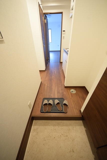 玄関　弊社は都内全域の物件をご紹介可能です！