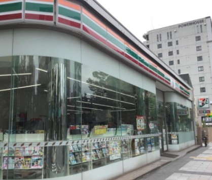 コンビニ　セブンイレブン 川崎さつき橋店（コンビニ）まで696m