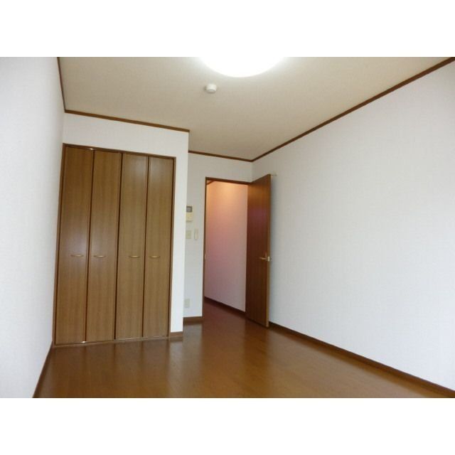 その他部屋・スペース　角部屋　フローリングの室内です