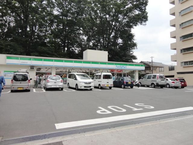 コンビニ　ファミリーマート（コンビニ）まで311m