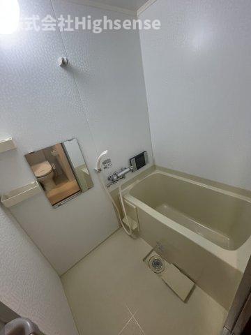 バス・シャワールーム　落ち着いた空間のお風呂です