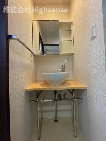 洗面設備　使いやすい独立洗面台です
