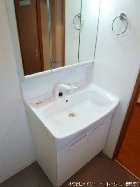 洗面設備　写真は同型タイプ