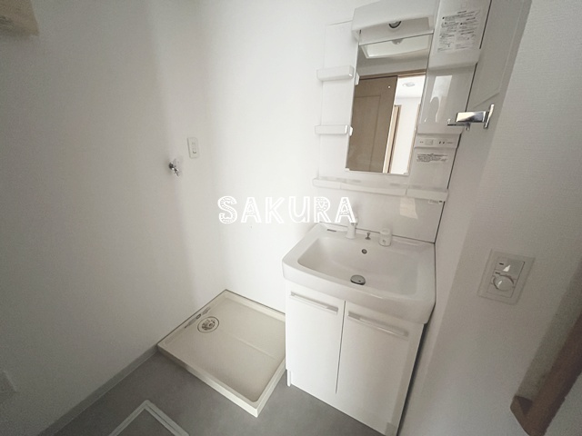 洗面設備　朝の身支度に欠かせない独立洗面台♪