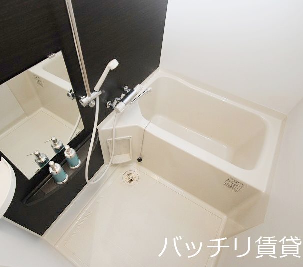 バス・シャワールーム　同型タイプののイメージ画像。現況を優先いたします。