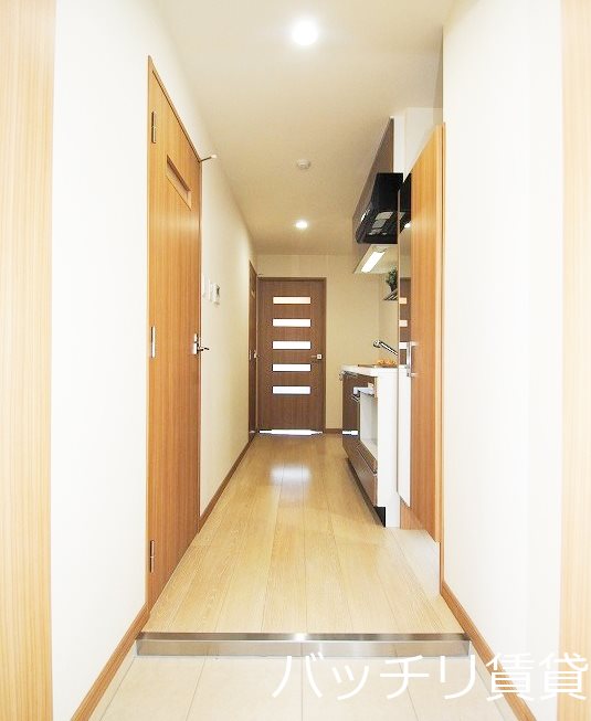 玄関　同型タイプののイメージ画像。現況を優先いたします。