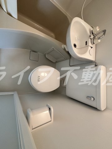 バス・シャワールーム　コンパクトで使いやすいお風呂です