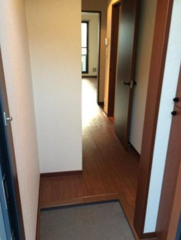 玄関　別号室の参考画像です。