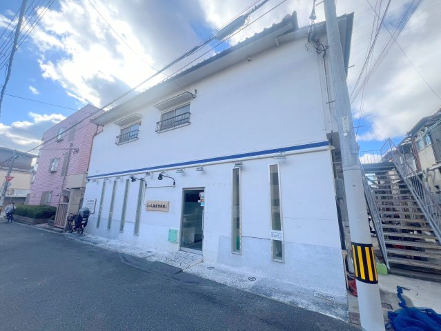 建物外観　どこか懐かしさを感じさせてくれる暖かみのある建物です。