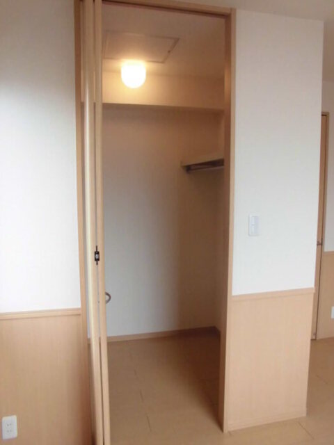 収納　ウォークインクローゼット