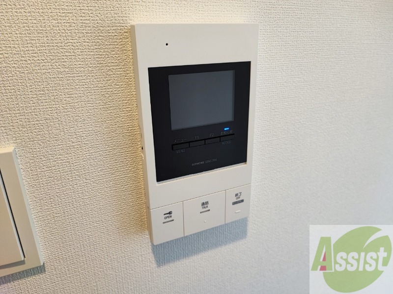 セキュリティ　ＴＶモニター付インターホンです。来客者の顔が見えるので安心！