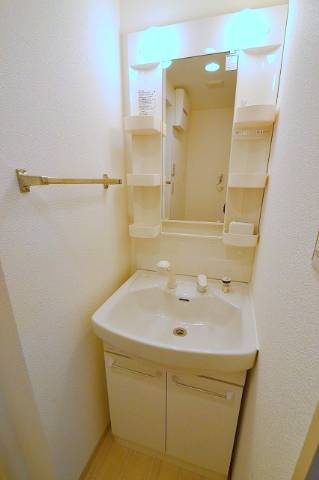 洗面設備　人気設備のシャンプードレッサー付♪
