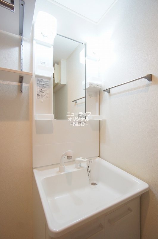洗面設備　シャワー付きの洗面台です♪