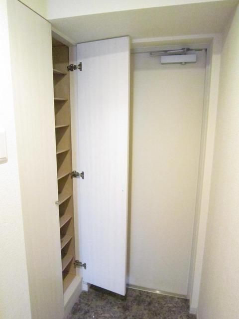 玄関　シューズボックス