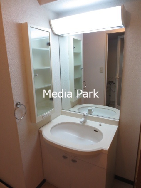 洗面設備　同物件別のお部屋の参考写真です。