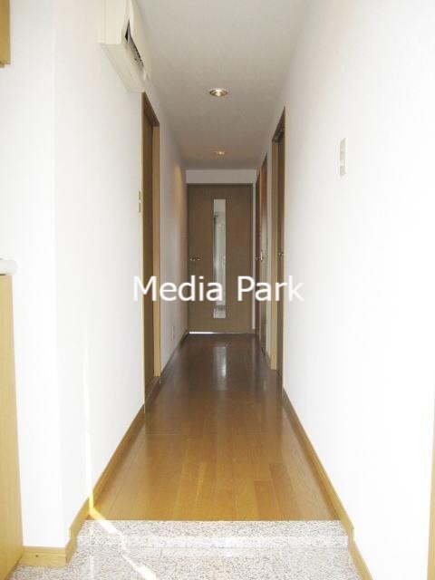 玄関　同物件別のお部屋の参考写真です。
