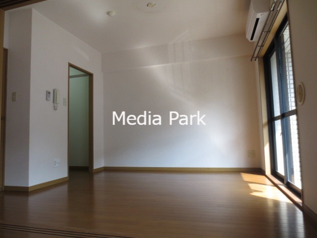 居室・リビング　同物件別のお部屋の参考写真です。