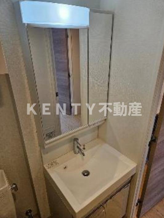 洗面設備　独立洗面台です