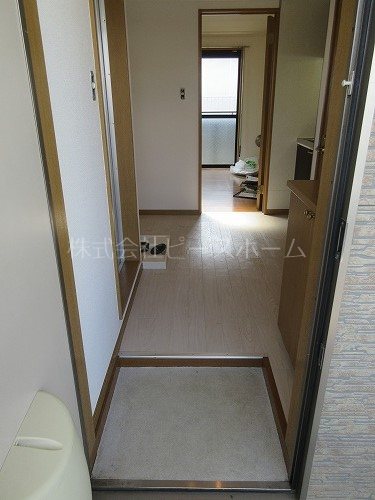 玄関　※別号室参考写真