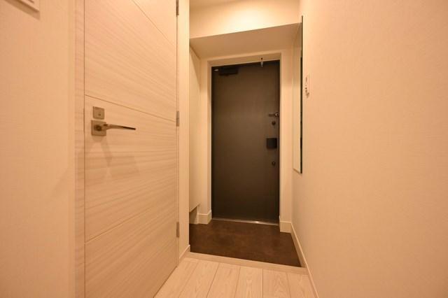玄関　居室、リビング