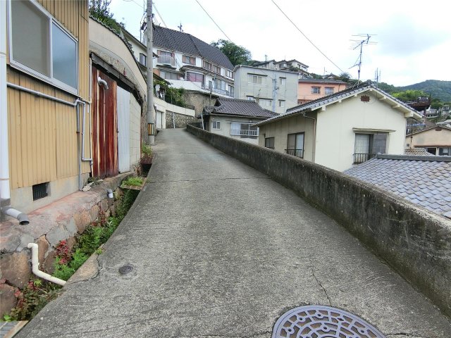 その他　静かな前面道路です♪