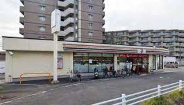 コンビニ　セブンイレブン京都太秦下刑部町店（コンビニ）まで462m