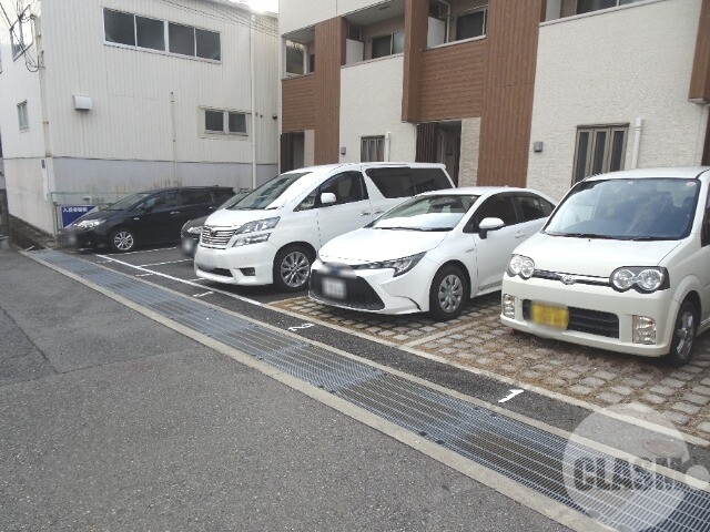 駐車場　敷地内駐車場