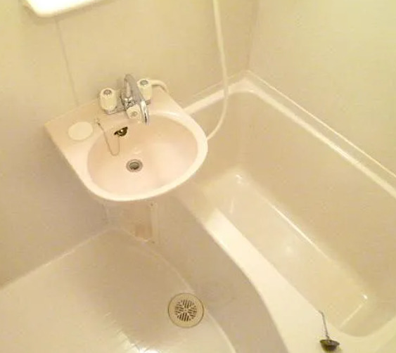 バス・シャワールーム　別部屋の画像を使用しております。