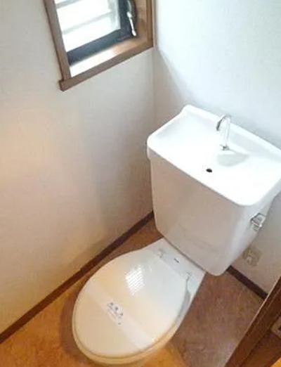 トイレ　別部屋の画像を使用しております。
