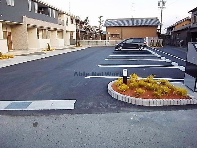 駐車場　駐車場