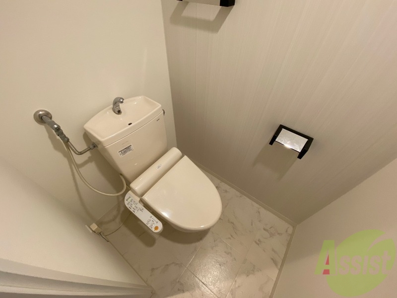 トイレ　こちらはトイレです。清潔感があり、安心して使用できます。