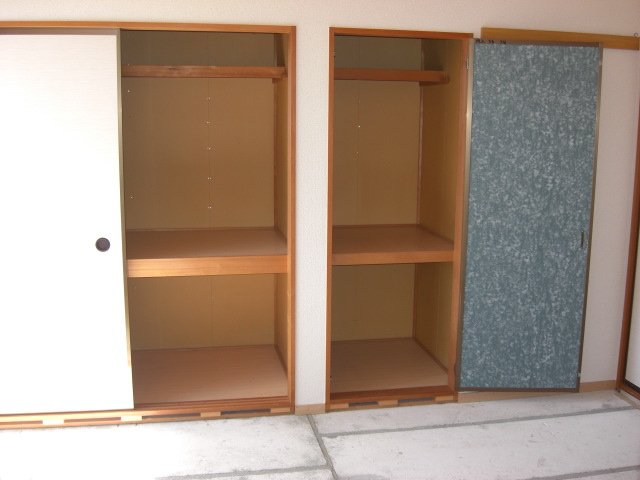収納　同物件別号室のものです。