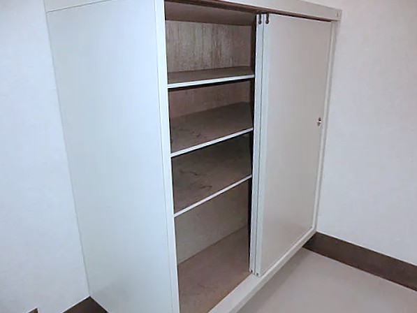 玄関　シューズボックス