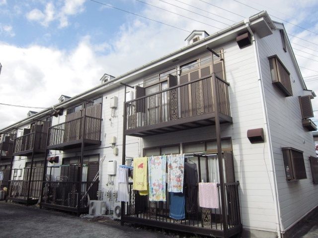 建物外観　★白がおしゃれな外観です★
