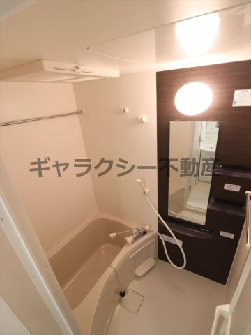 バス・シャワールーム　浴室乾燥機能付き