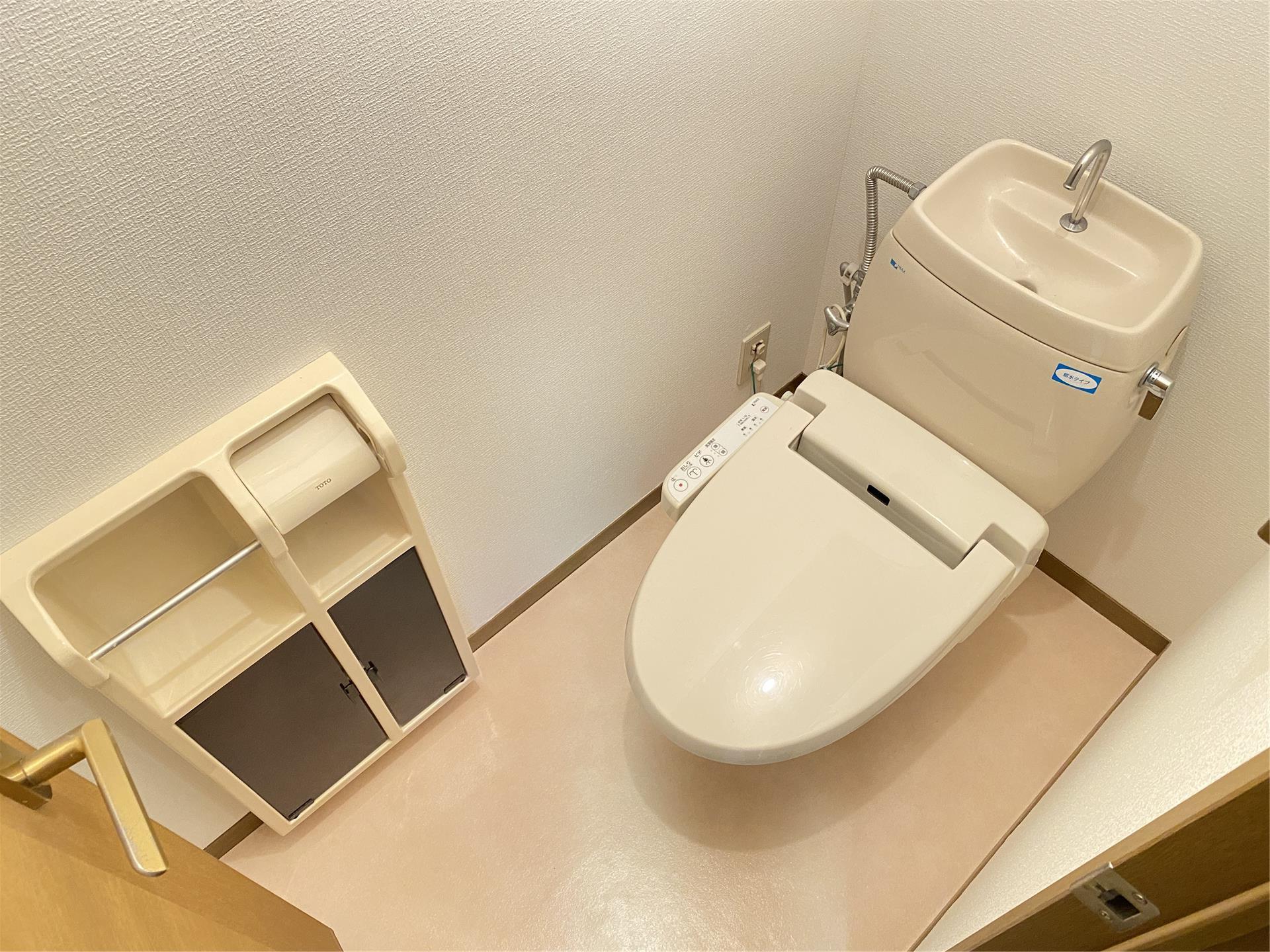 トイレ　ウォシュレット完備☆
