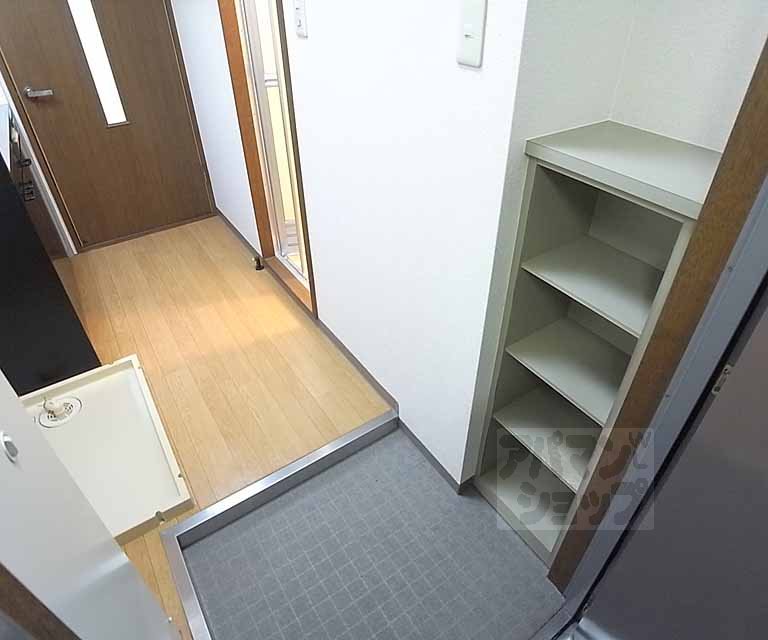 玄関　１０６号室　室内写真