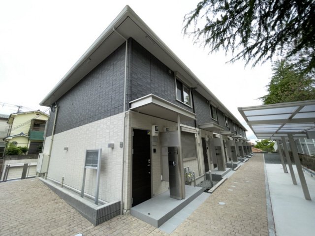 エントランス　ゆとりのあるエントランスです