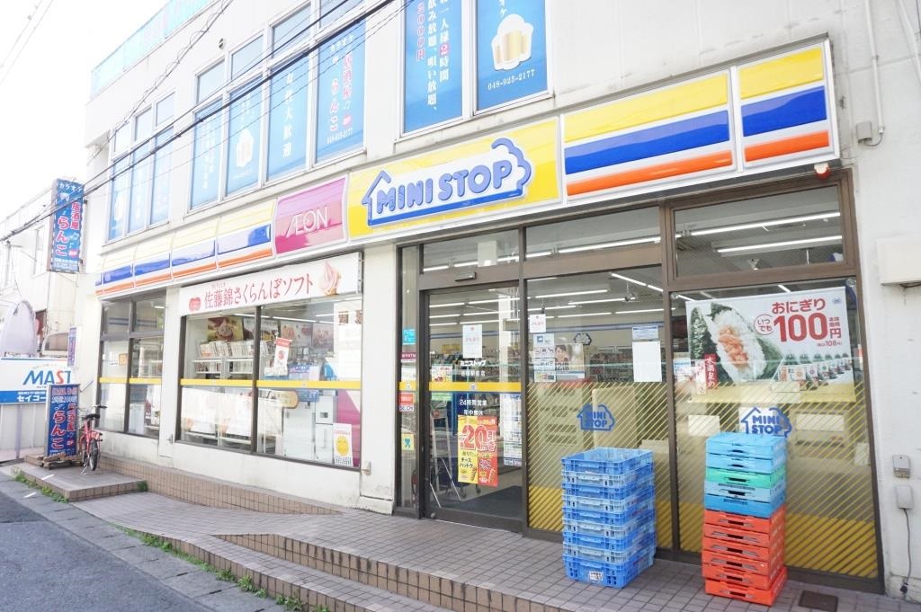 コンビニ　ミニストップ 谷塚駅前店（コンビニ）まで146m