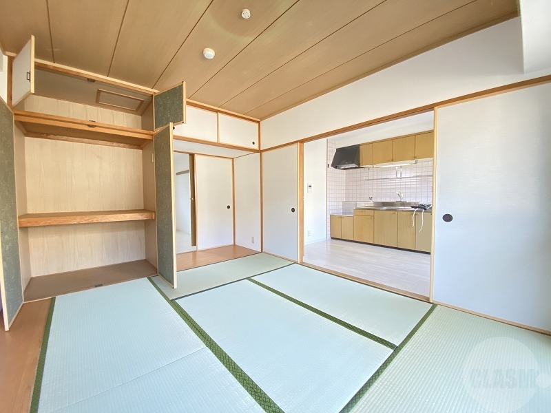 収納　板の間があるので通常の和室より広め