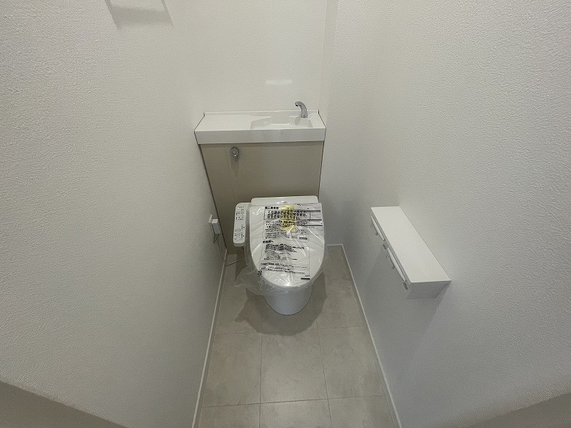 トイレ　ウォシュレット付き