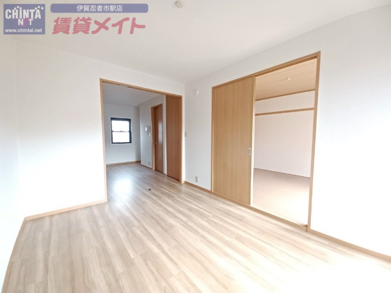居室・リビング　同型参考写真