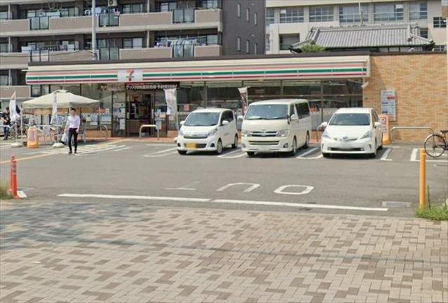 コンビニ　セブンイレブン（コンビニ）まで310m