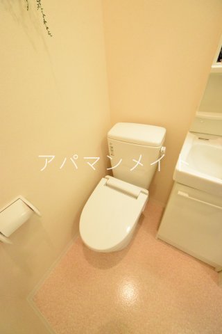 トイレ　落ち着いたトイレです