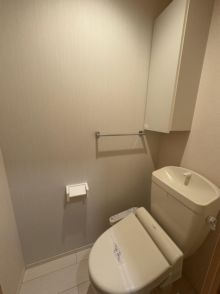 トイレ　ウォシュレット付き!