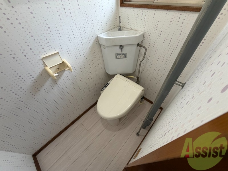 トイレ　トイレです。ウォシュレット付を探している方、おすすめです。