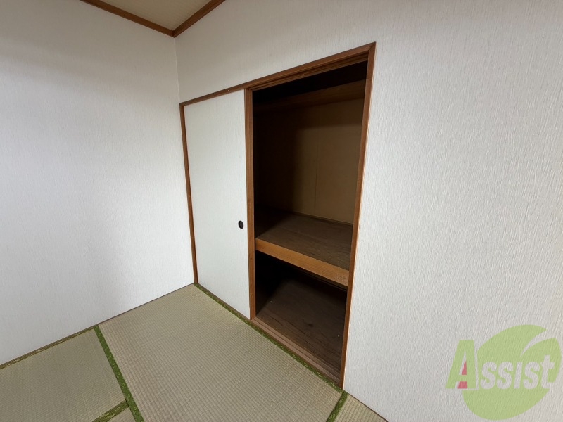 収納　寝室には収納があります。すっきり片づけましょう！