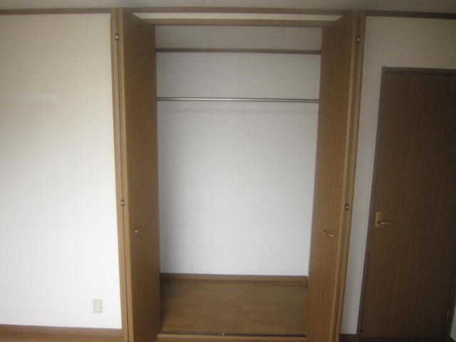 収納　収納3か所あり
