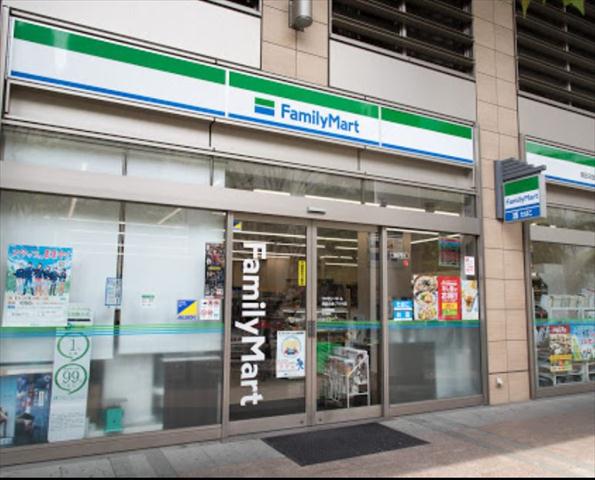 コンビニ　ファミリーマート港区白金プラザ店（コンビニ）まで366m