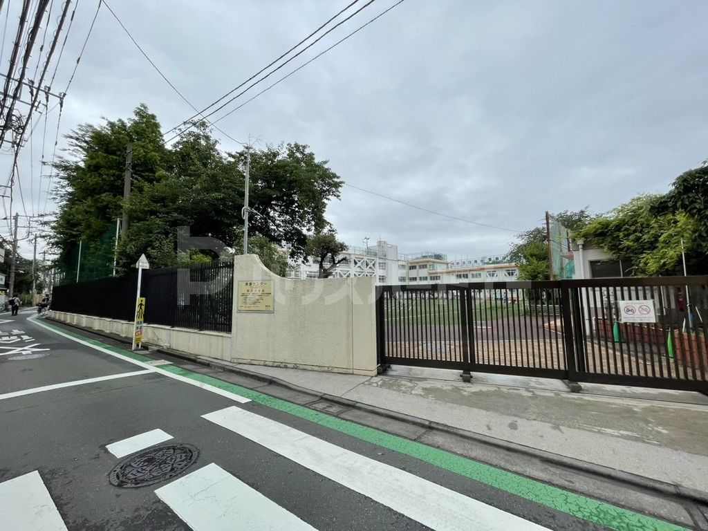 小学校　豊島区立　朝日小学校（小学校）まで480m